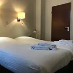 Hotel Carillon