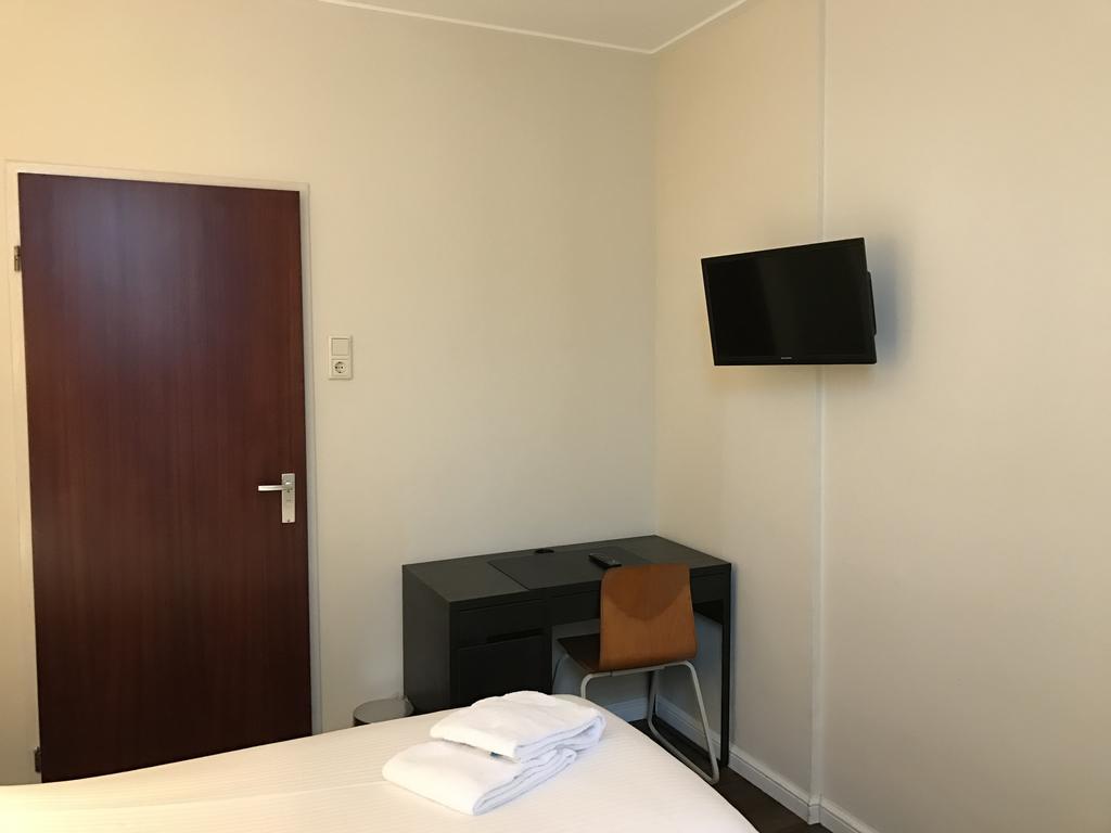 Carillon Hotel 2*