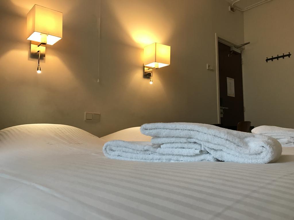Hotel Carillon 2*