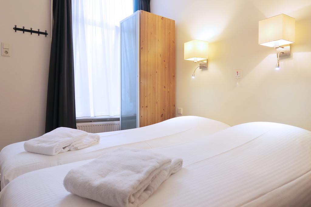 Hotel Carillon